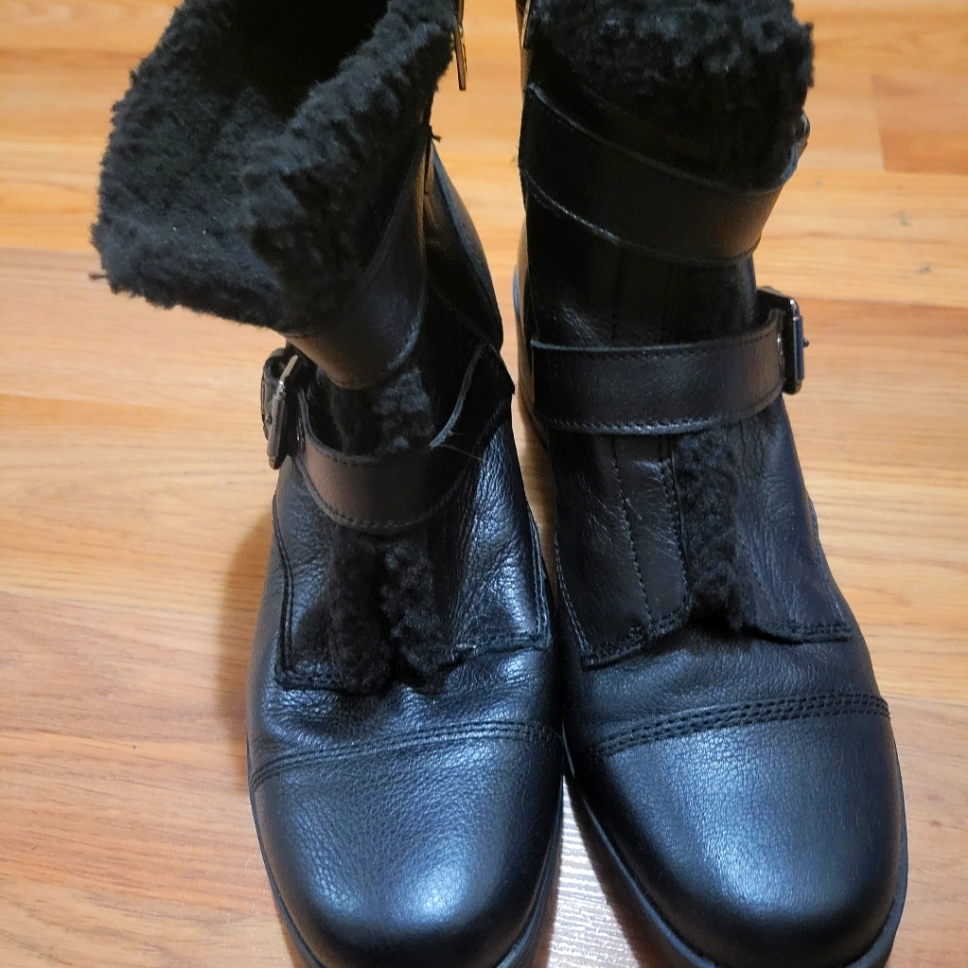 Brand New Combat Boots With Plush Fair Fur